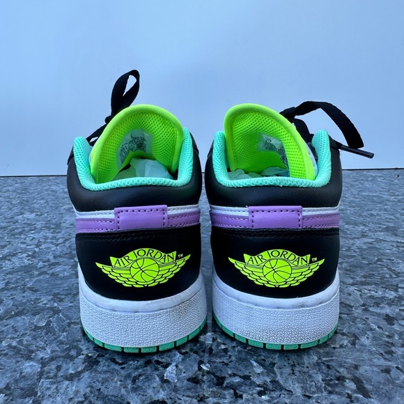 Nike 4.5 Air Jordan 1 Low GS Green Glow Violet Shock Authentic 553560-151 Unisex - Picture 4 of 11
